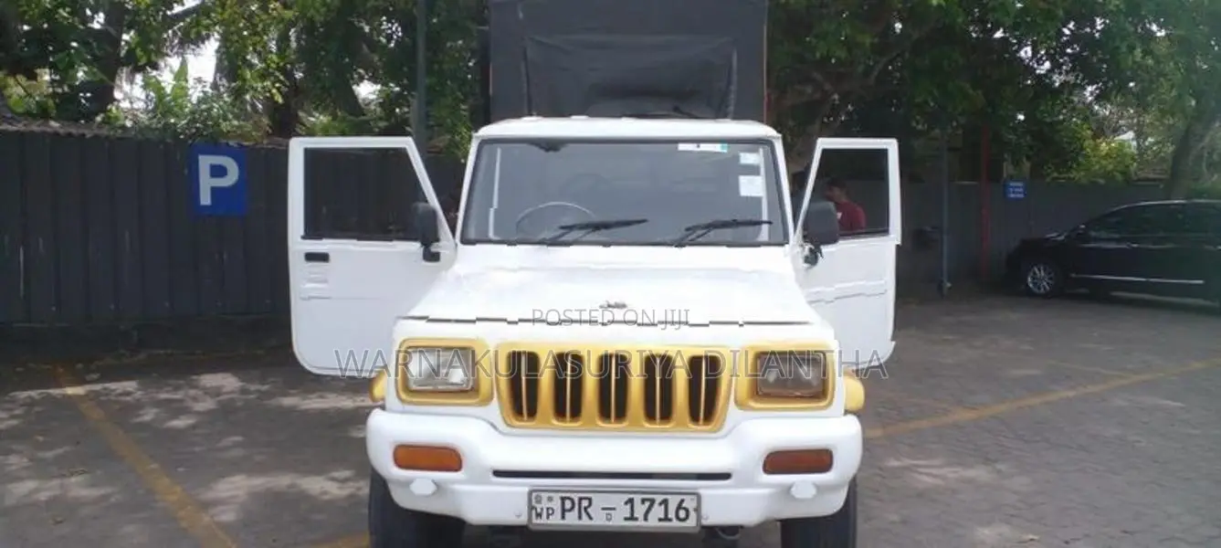 Mahindra Bolero maxi truck 2011