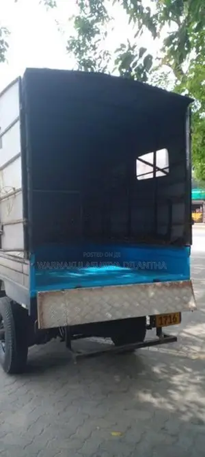 Mahindra Bolero maxi truck 2011
