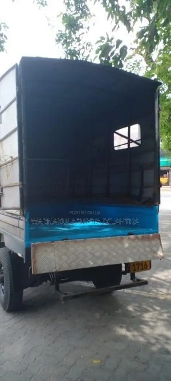 Mahindra Bolero maxi truck 2011