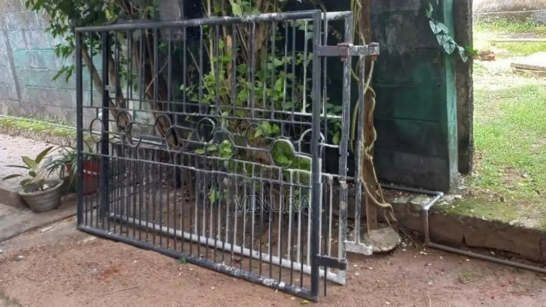 Steel Gate - Black