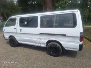 Toyota Dolphin 113 1990