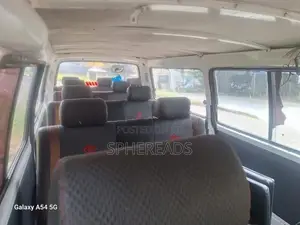 Toyota Dolphin 113 1990