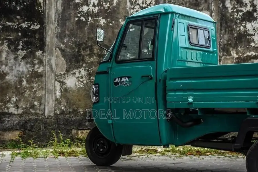 Mahindra Alfa Load Career 2026
