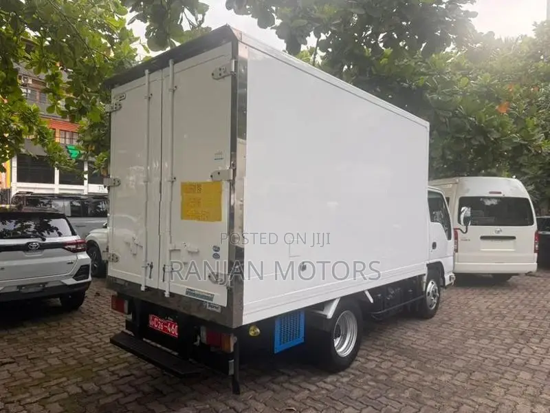 Isuzu Elf NKR85 10 1/2 Freezer 2011