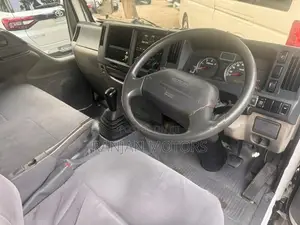 Isuzu Elf NKR85 10 1/2 Freezer 2011