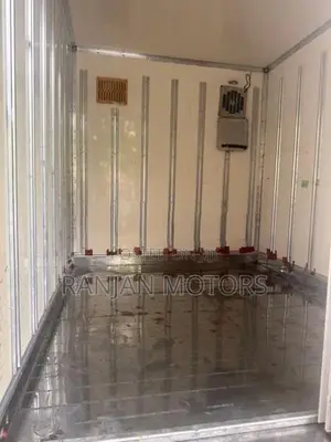 Isuzu Elf NKR85 10 1/2 Freezer 2011