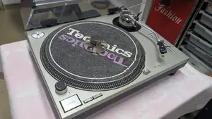 Technics SL-1200 MK2 Turntable