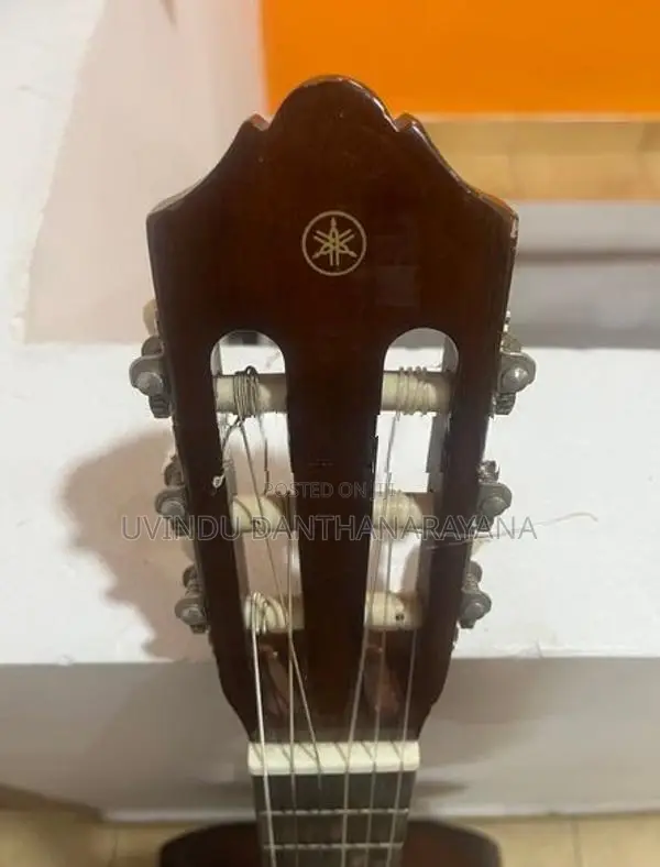 Yamaha C40 Guitar