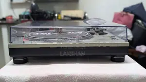 Technics SL-1200 MK2 Turntable