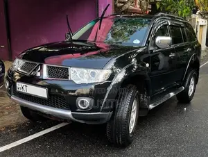Mitsubishi Montero Sport 2011