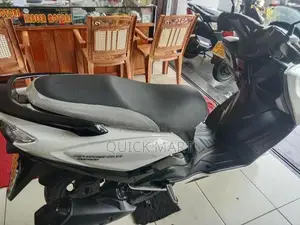 Suzuki Burgman 2020