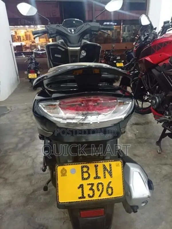Suzuki Burgman 2020