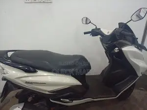 Suzuki Burgman 2020