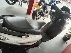 Suzuki Burgman 2020