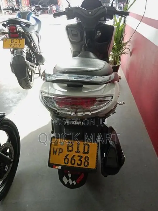 Suzuki Burgman 2020