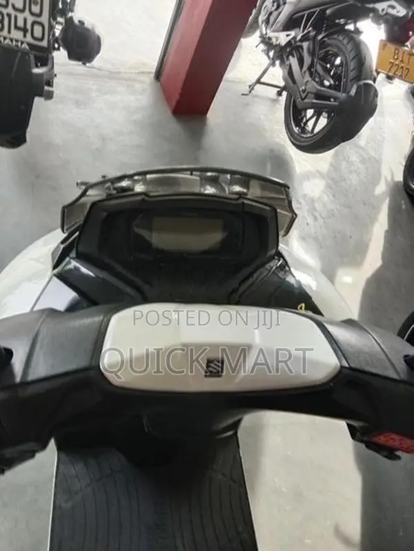 Suzuki Burgman 2020