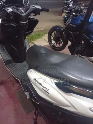 Suzuki Burgman 2020