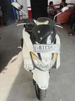 Suzuki Burgman 2020