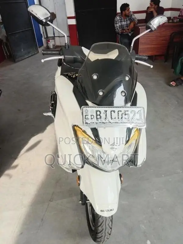 Suzuki Burgman 2020
