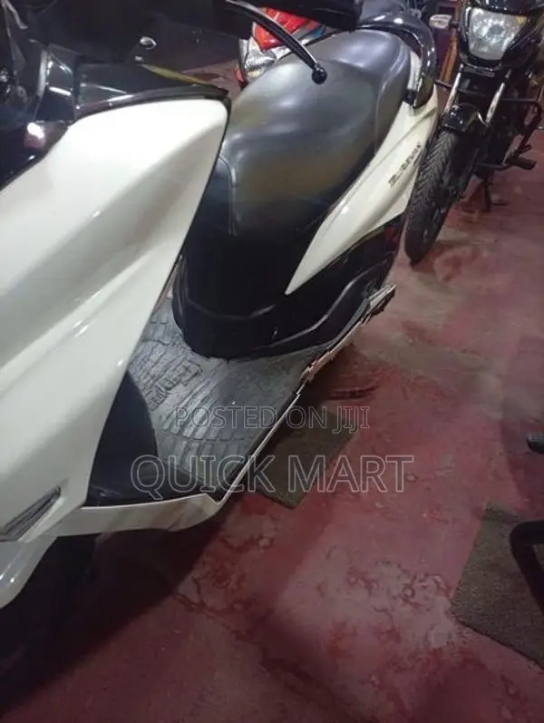 Suzuki Burgman 2020