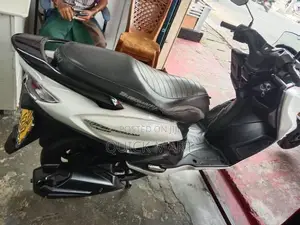 Suzuki Burgman 2020