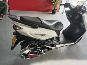 Suzuki Burgman 2020