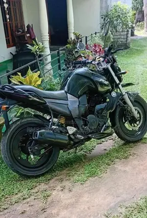 Yamaha FZ 2012