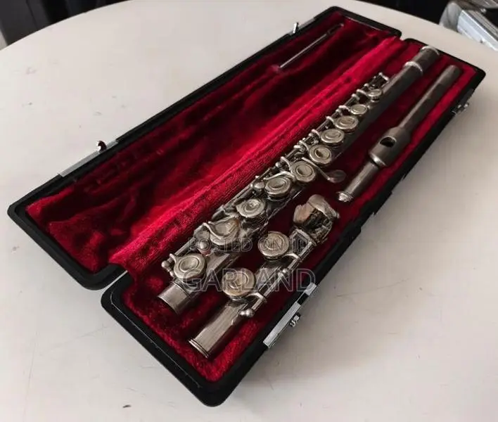 YAMAHA YFL-211 Concert Flute-Japan