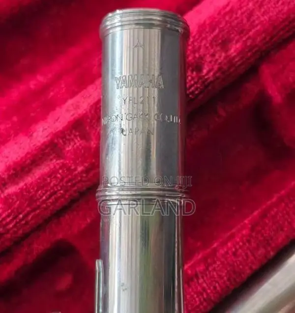 YAMAHA YFL-211 Concert Flute-Japan