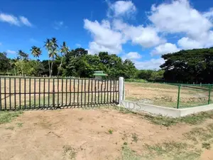 නුවර පාර පෙනෙන දුරින් වටිනා සින්නක්කර බිම් කොටසක්