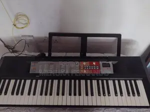 Yamaha PSR F50