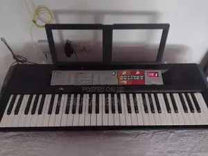 Yamaha PSR F50