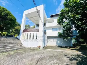 Exclusive Mansion for Sale | Halgahadeniya Rd, Gothatuwa