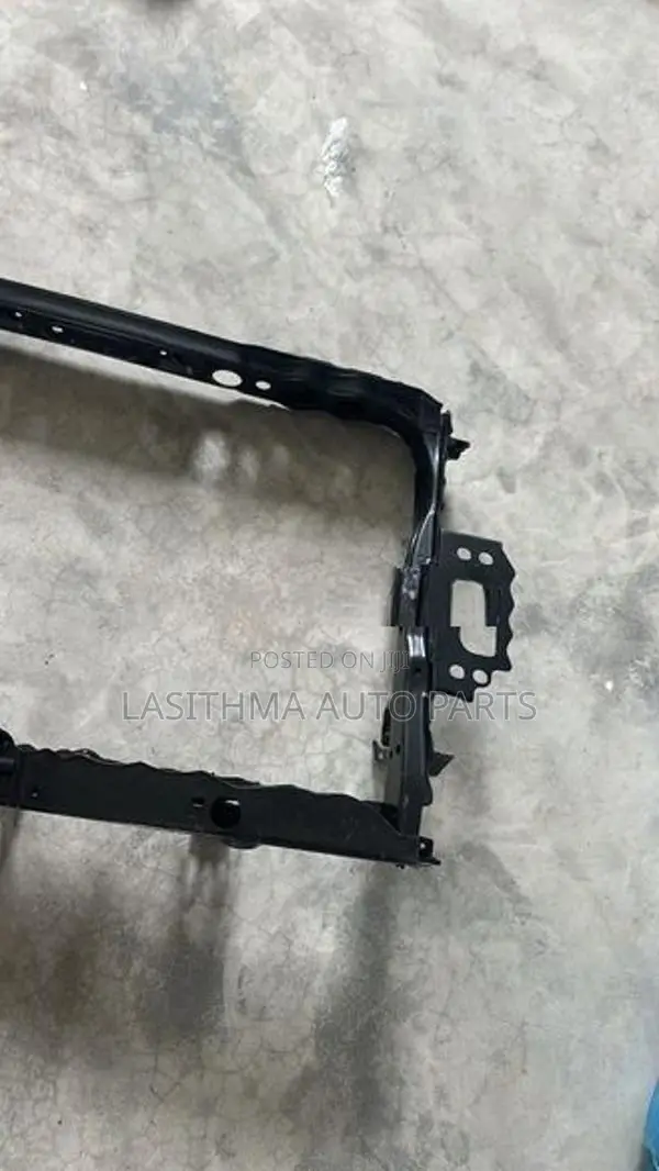 Prius 30 Nose Cut Panel