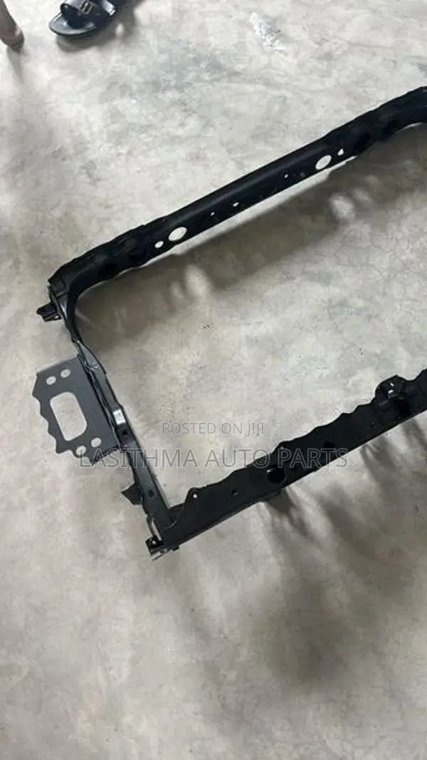 Prius 30 Nose Cut Panel