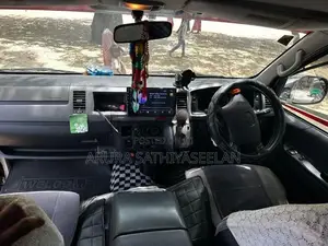Toyota KDH High Roof 2011