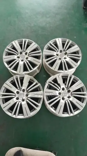 Nissan Teana 17" Alloy Wheels