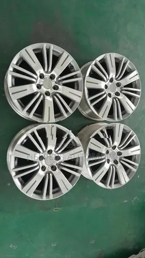 Nissan Teana 17" Alloy Wheels