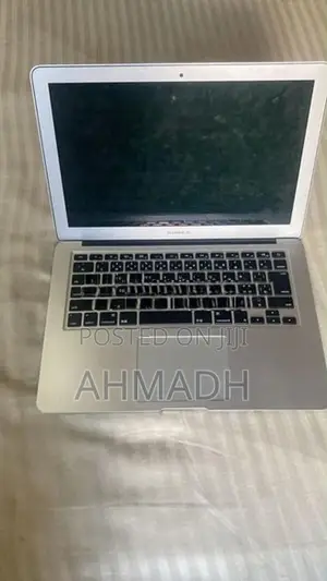Macbook Air 2017 8GB 128SSD