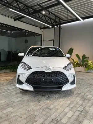 Toyota Yaris G Grade LED 2024