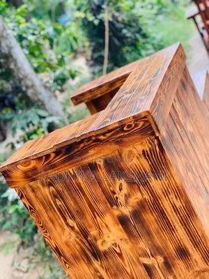 ෆයිනස් ලී Cashier Table