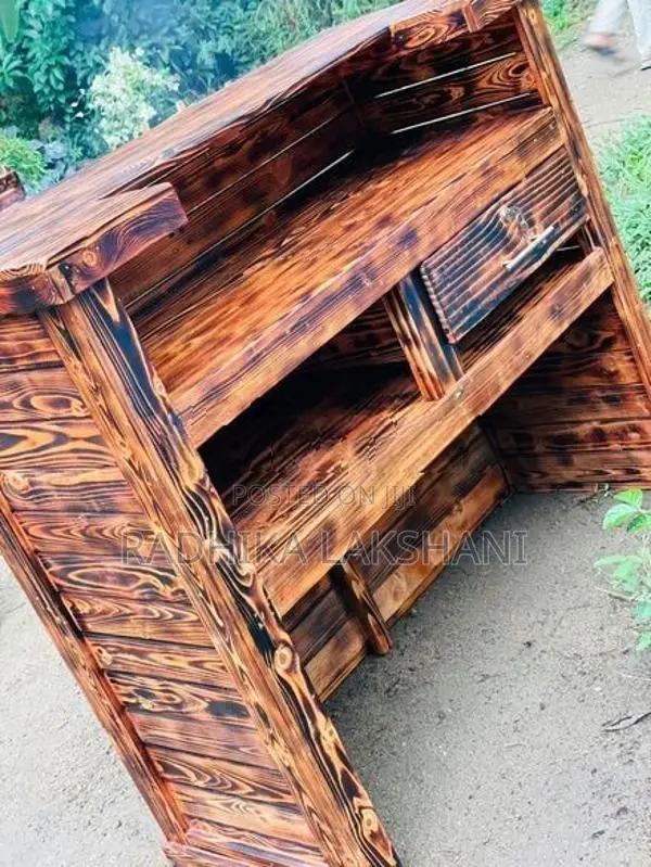 ෆයිනස් ලී Cashier Table