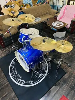Maverick Acoustic Drum Set