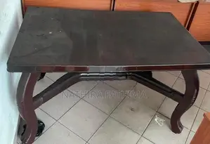 Damro Plastic Table