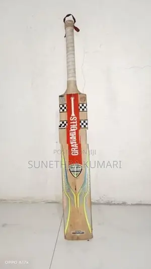 Grey Nicolls Bat