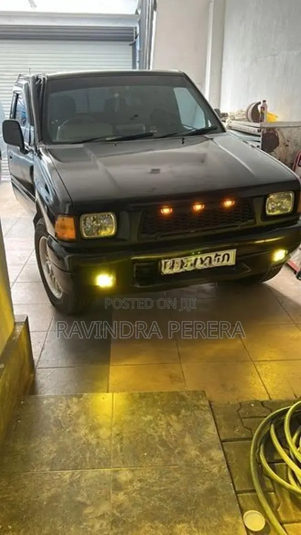 Isuzu 1990