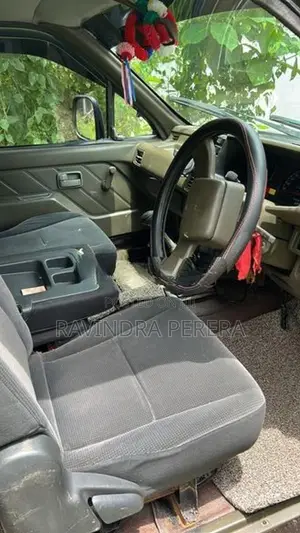 Isuzu 1990