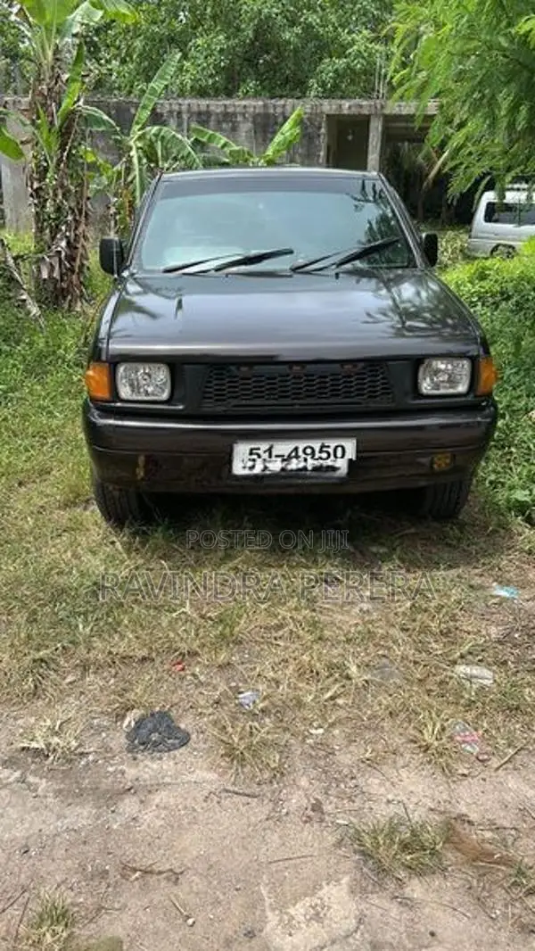 Isuzu 1990