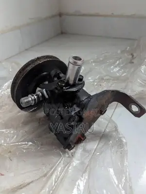 Nissan Vanette Power steering pump