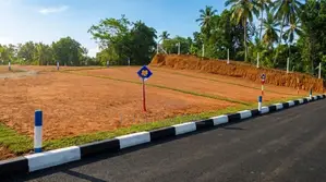 කලුතර ගාලු පාරට ලගින්ම අගනා ඉඩමක් කලුතරින්